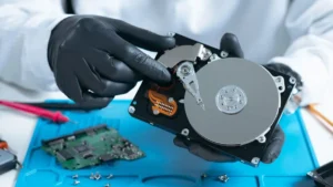 James Howells, que continha 8.000 Bitcoins, e o impacto do erro em sua vida financeira."